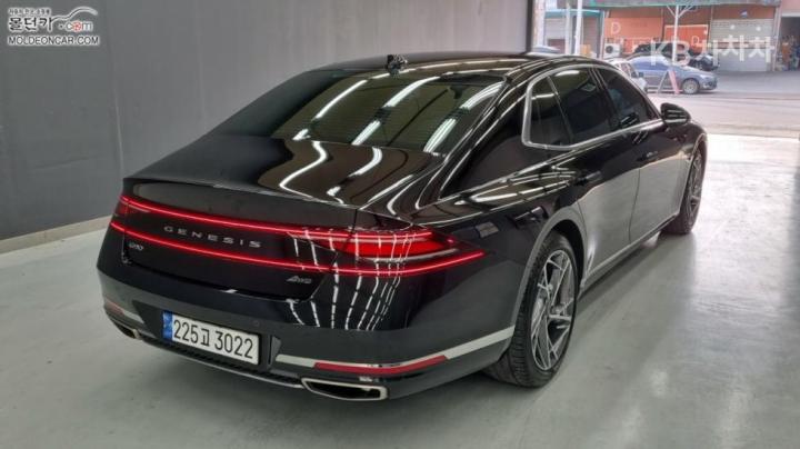 Genesis G90 RS4 3.5T AWD Base Type 3