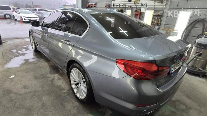 BMW 5 Series G30 520d M Sport Plus 5