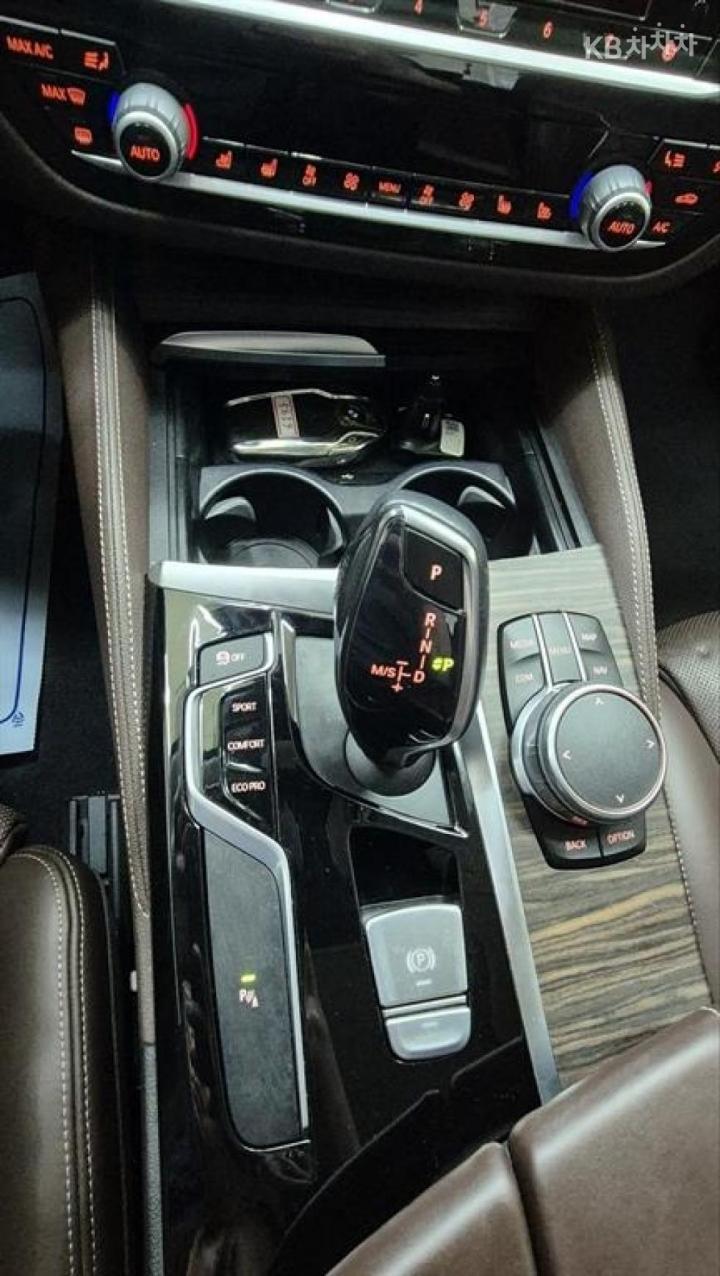 BMW 5 Series G30 520d M Sport Plus 10