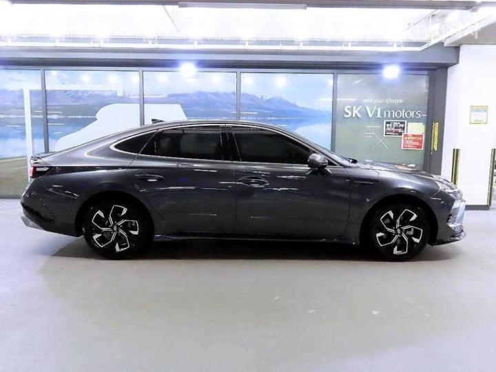 Hyundai Sonata The Edge DN8 2.0 Exclusive 4