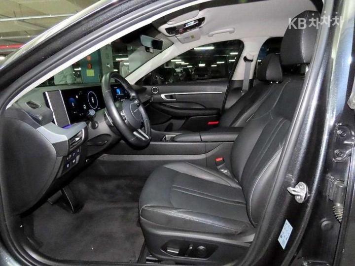 Hyundai Sonata The Edge DN8 2.0 Exclusive 7