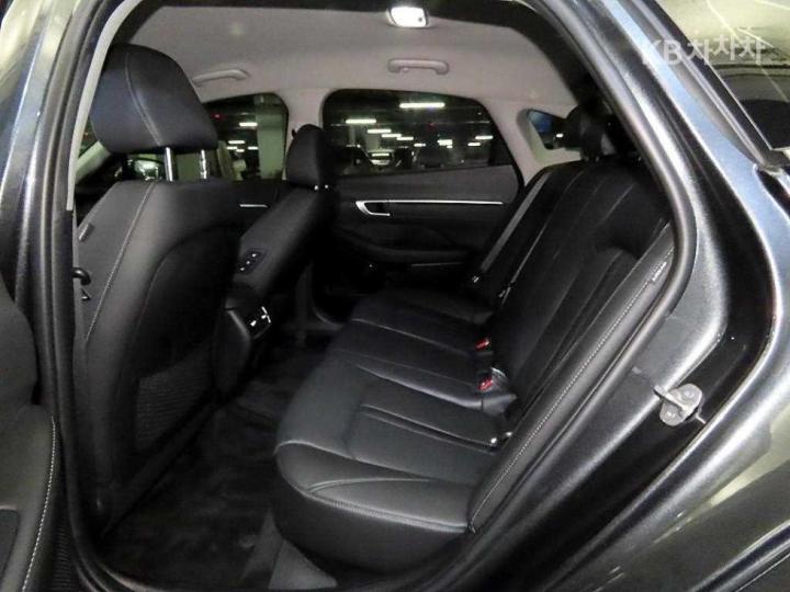 Hyundai Sonata The Edge DN8 2.0 Exclusive 8