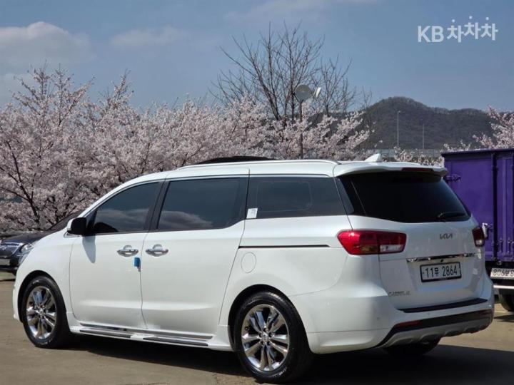 Kia Carnival 2.2 Diesel Prestige 5