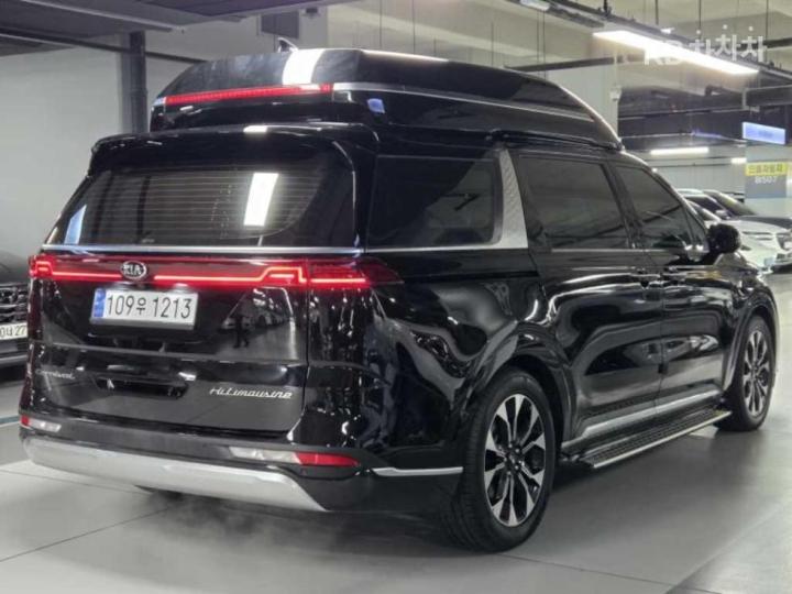 Kia Carnival High Limousine G3.5 GDI Signature 3