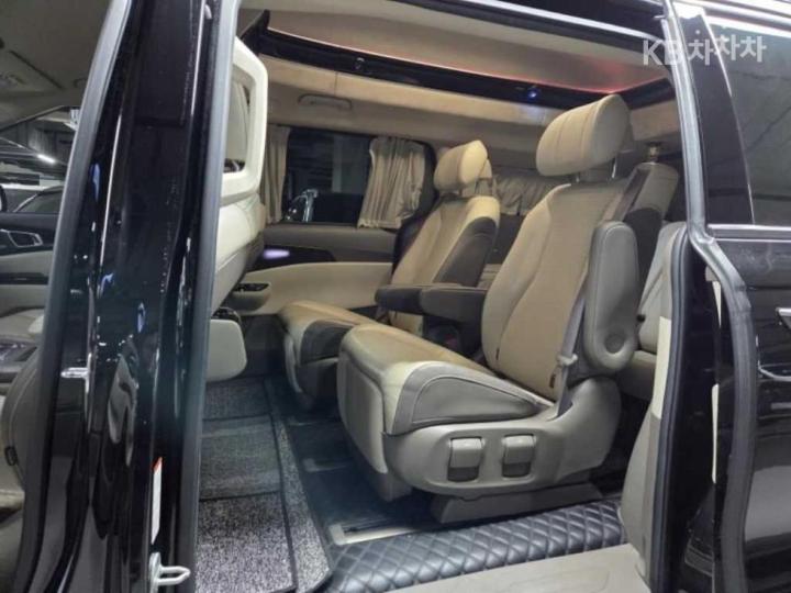 Kia Carnival High Limousine G3.5 GDI Signature 10