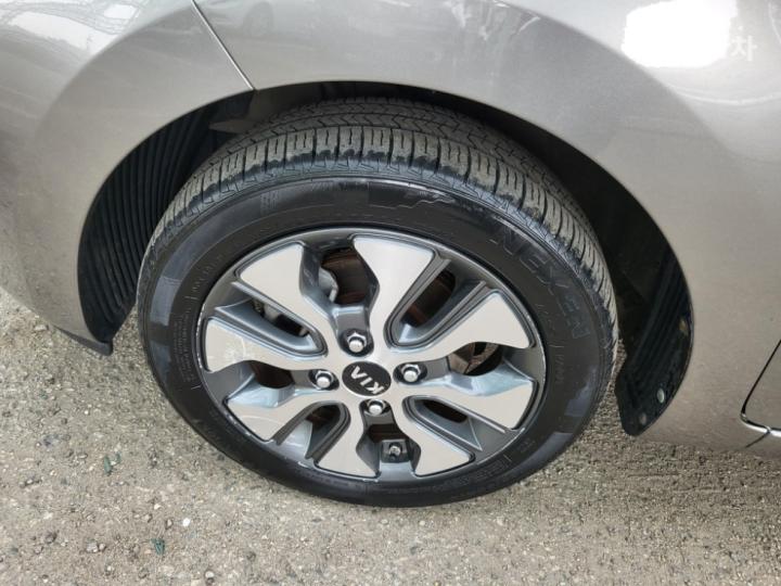 Kia Morning Luxury 9