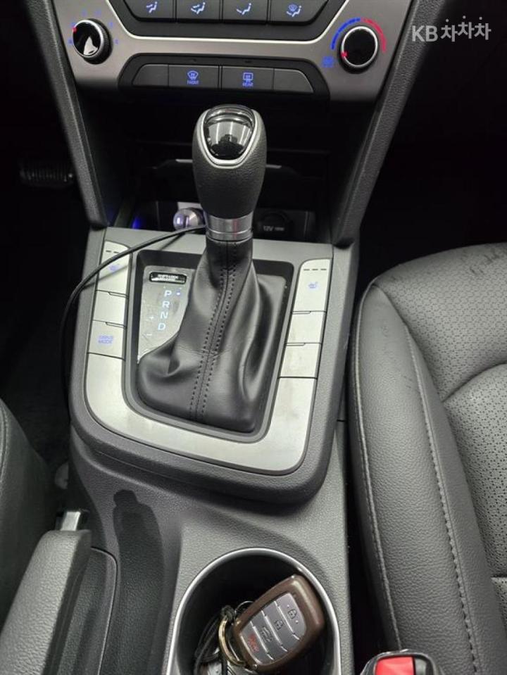 Hyundai Avante AD 1.6 GDi Value Plus 6