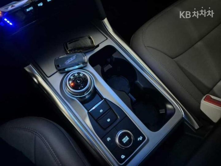 Ford Explorer Gasoline Turbo 2.3 AWD Limited 10