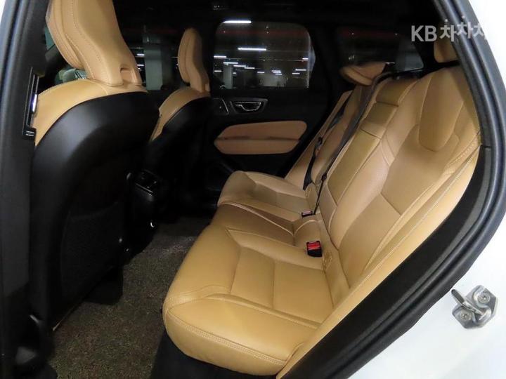 Volvo XC60 B5 Inscription 8