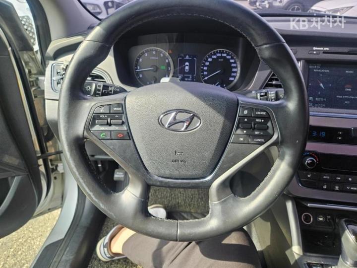 Hyundai Sonata LF 2.0 Smart Base Type 8