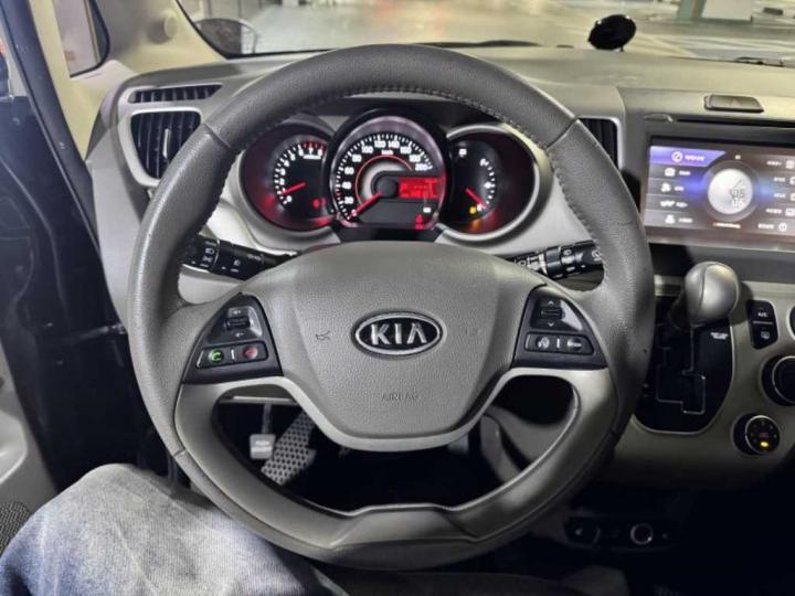 Kia Ray 1.0 Gasoline Luxury 9