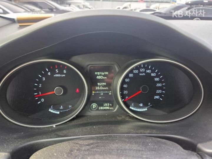 Kia Sportage R Diesel 2WD Prestige 8