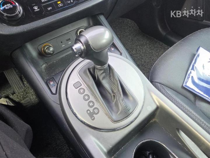 Kia Sportage R Diesel 2WD Prestige 9