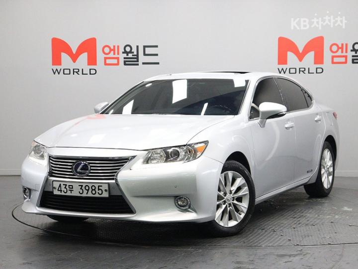 Lexus ES New 300h Supreme