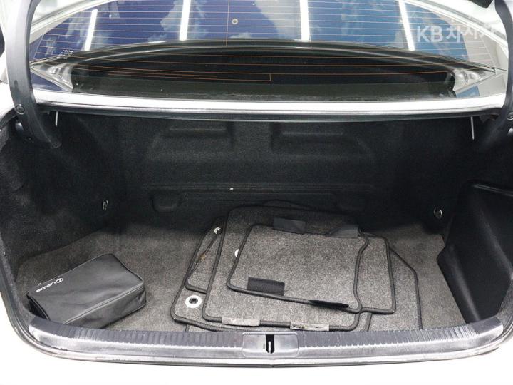 Lexus ES New 300h Supreme 6