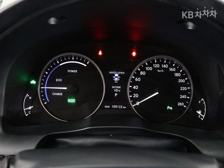 Lexus ES New 300h Supreme 7