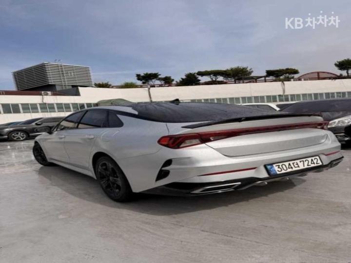 Kia K5 2.0 Gasoline Prestige 3