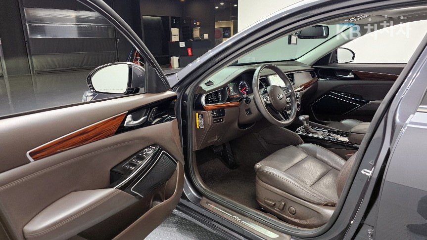 2017 - kia k7