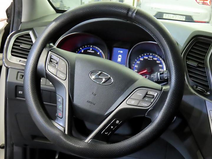 Hyundai Santa Fe DM R2.2 2WD EXCLUSIVE Base Type 9