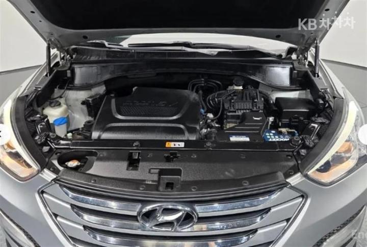 Hyundai Santa Fe DM R2.0 2WD MODERN 5