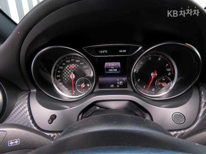 Mercedes-Benz A-Class A200 W176 10