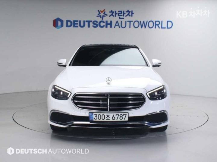 Mercedes-Benz E-Class W213 E300e 4MATIC Exclusive 4