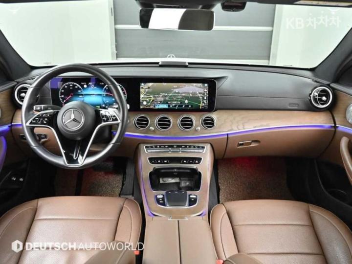 Mercedes-Benz E-Class W213 E300e 4MATIC Exclusive 8
