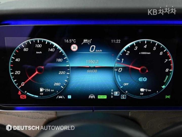 Mercedes-Benz E-Class W213 E300e 4MATIC Exclusive 9