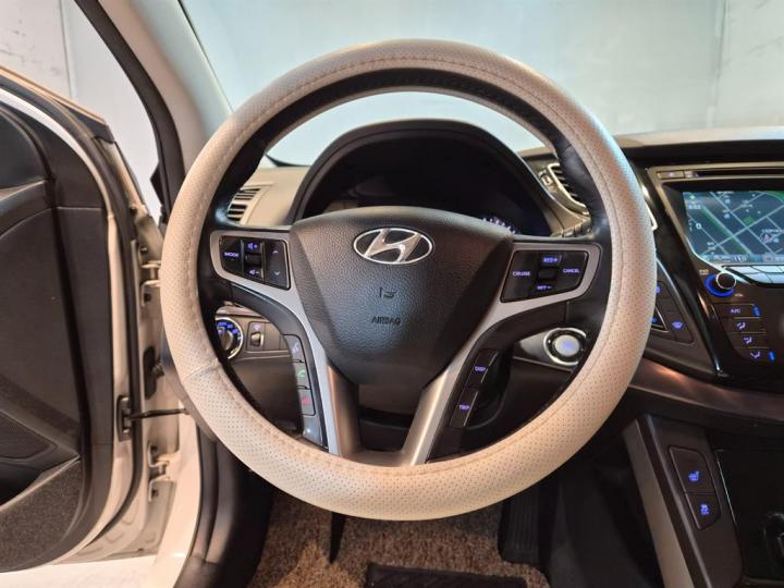 Hyundai i40 1.7 VGT MODERN 10