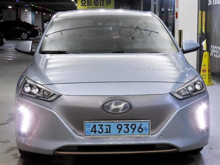 Hyundai IONIQ Electric Q 3
