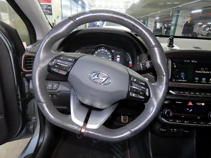 Hyundai IONIQ Electric Q 9