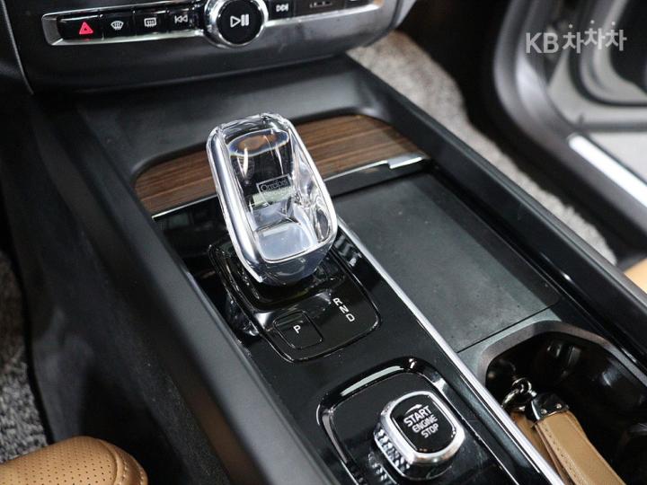 Volvo XC60 B5 Inscription 8