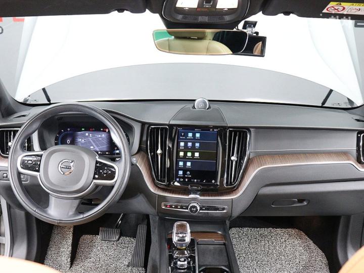 Volvo XC60 B5 Inscription 9