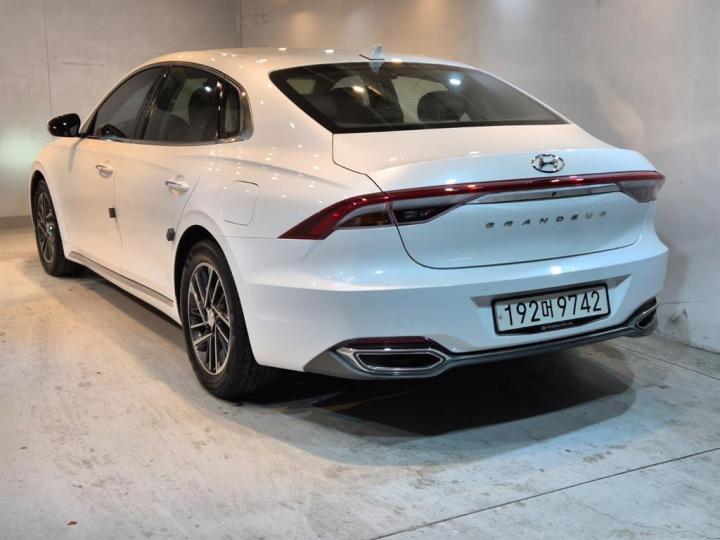 Hyundai Grandeur 2.5 Premium Choice 5