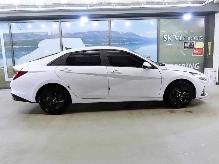 Hyundai Avante CN7 1.6 Gasoline Modern 4