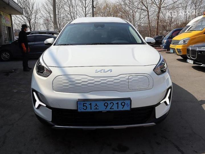Kia Niro Plus EV Taxi The Essential Light 2