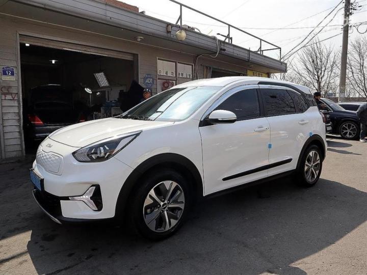 Kia Niro Plus EV Taxi The Essential Light 3