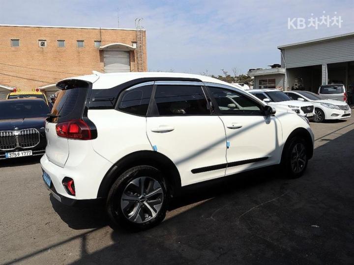 Kia Niro Plus EV Taxi The Essential Light 4