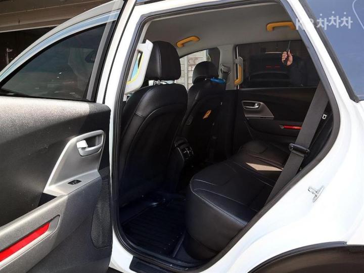 Kia Niro Plus EV Taxi The Essential Light 8