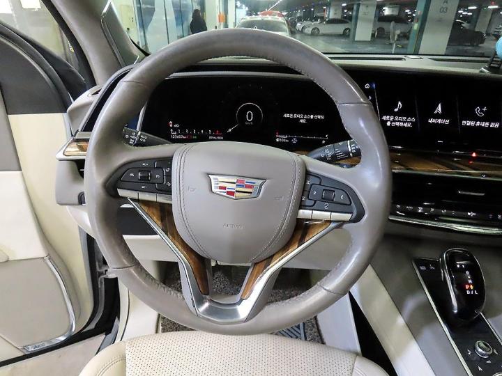 Cadillac Escalade 6.2 V8 Sport Platinum 9