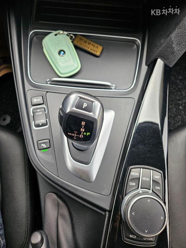 BMW 3 Series New 320d F30 8