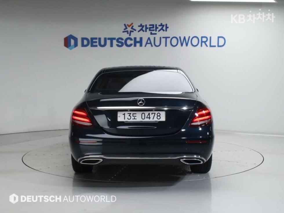 Mercedes-Benz E-klasse — miniaturë 4
