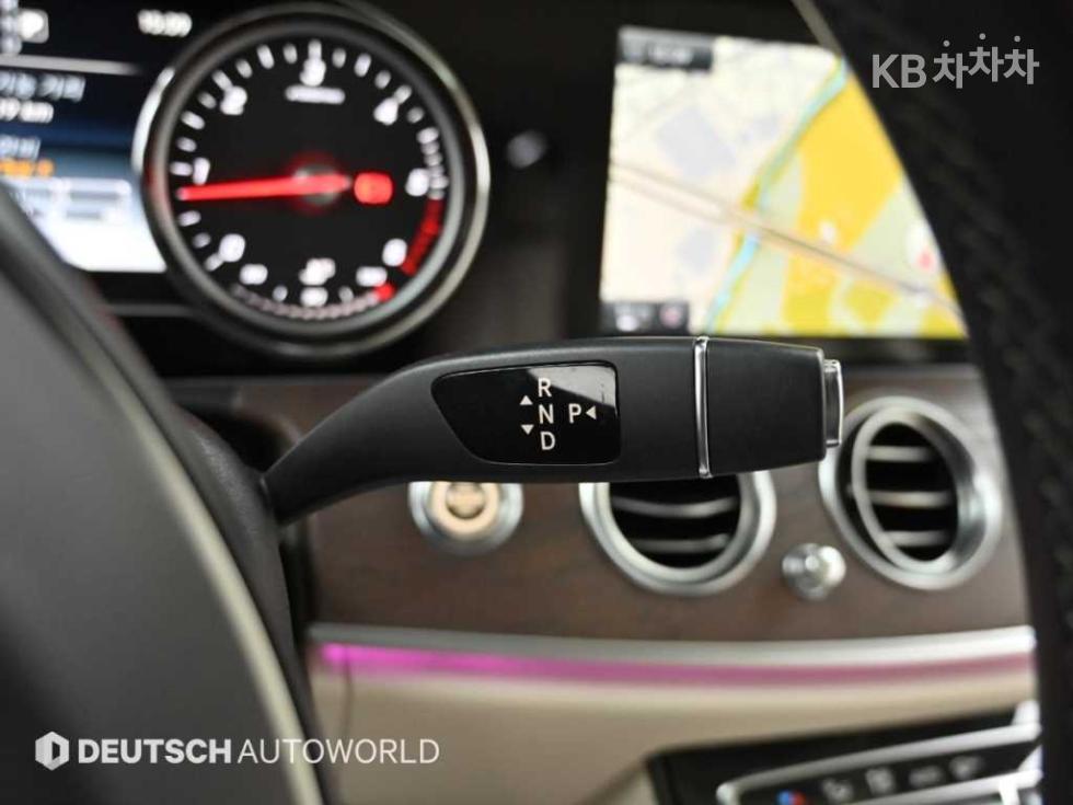 Mercedes-Benz E-klasse — miniaturë 9