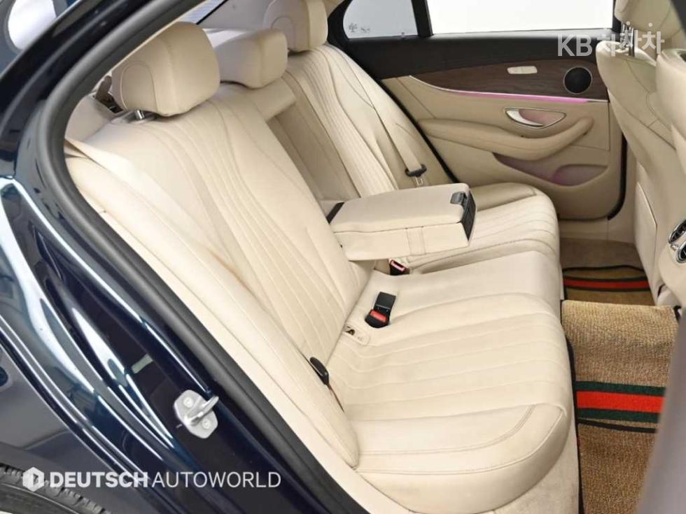 Mercedes-Benz E-klasse — miniaturë 12