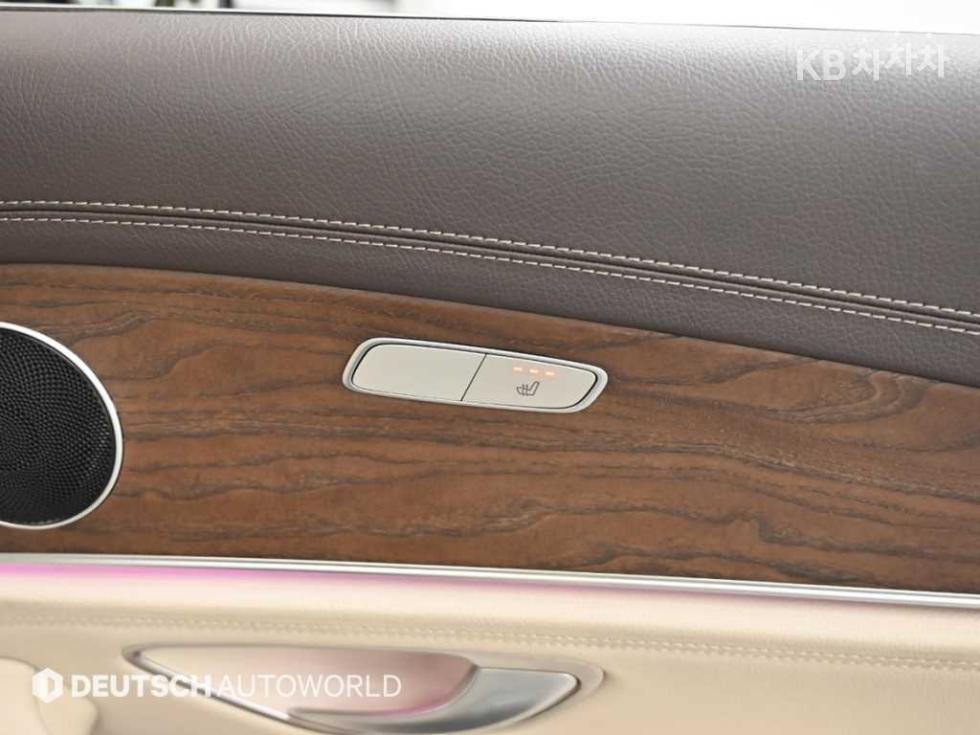Mercedes-Benz E-klasse — miniaturë 16