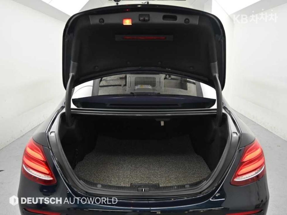 Mercedes-Benz E-klasse — miniaturë 19