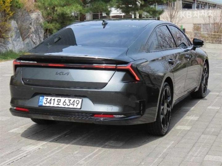 Kia K8 2.5 Gasoline Signature 4