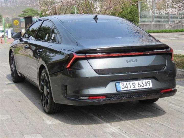 Kia K8 2.5 Gasoline Signature 5