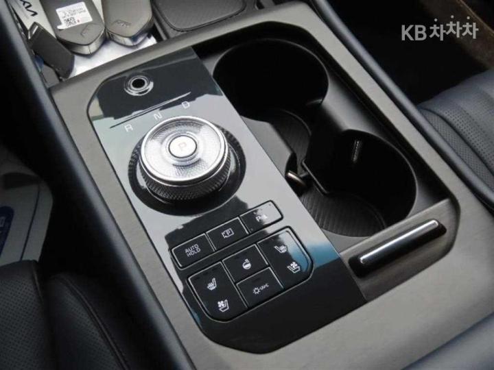 Kia K8 2.5 Gasoline Signature 7