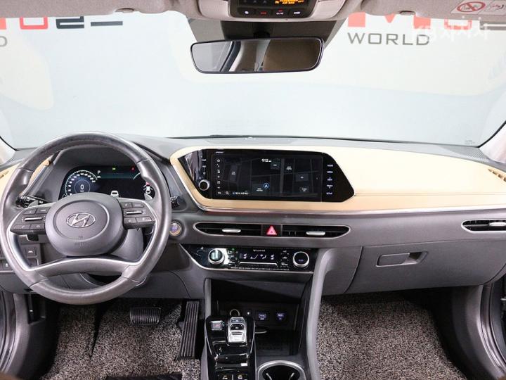 Hyundai Sonata DN8 1.6 T Inspiration 8